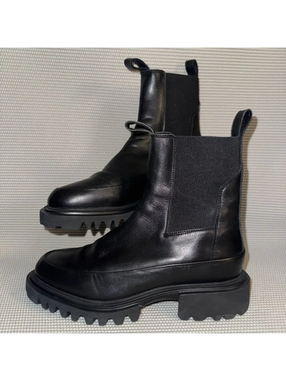All Saints Harlee Chelsea Black Leather Lug Sole Chunky Pull On Moto Boots 9.5